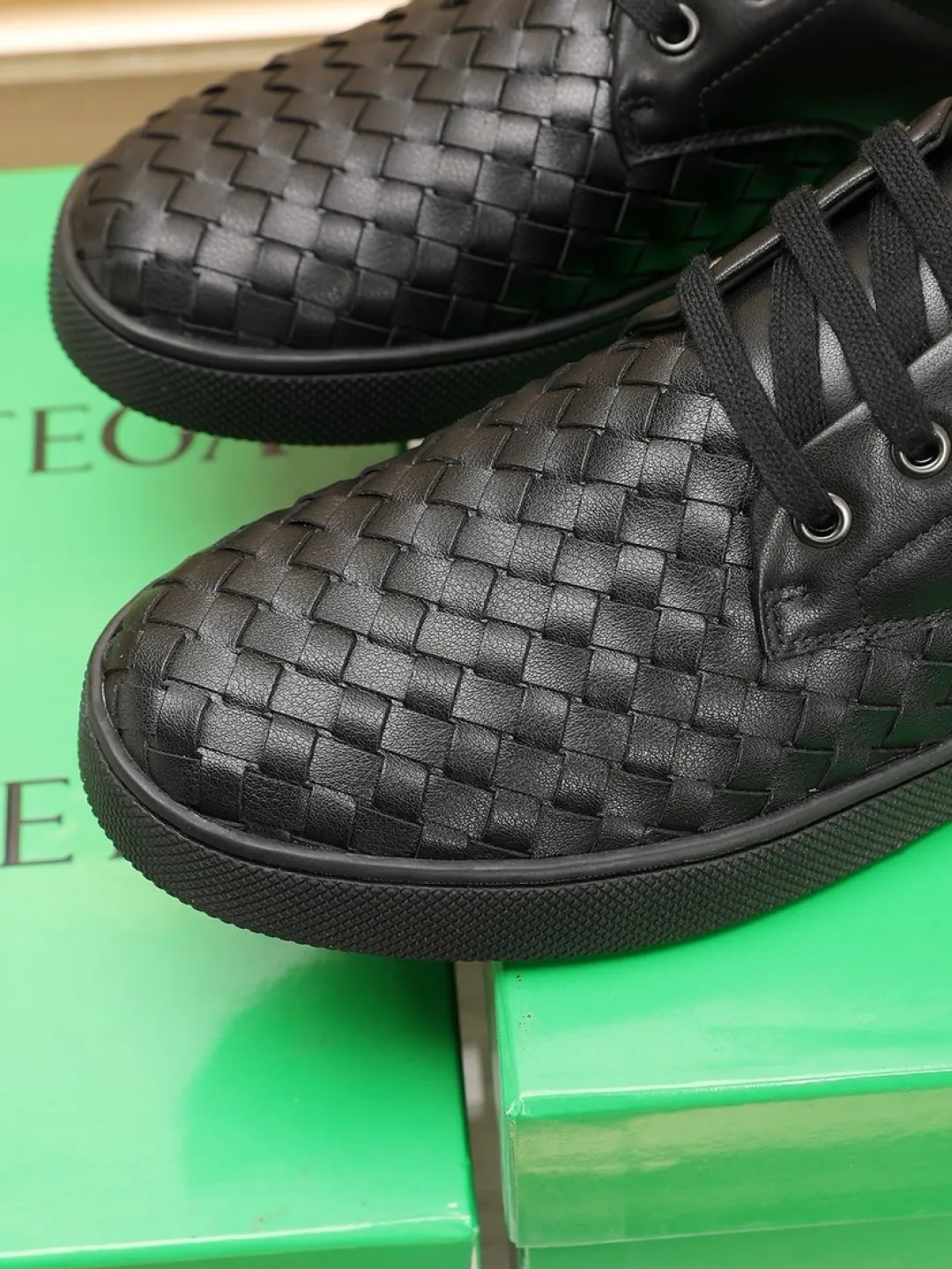 Men's Men's Shoes💰P 500💰【BV】Classic Casual Shoes🔍Winning the world's recognized top brand with details and creativity, the details highlight traditional hand stitching. The upper is made of original first-layer cowhide woven surface, and the cowhide lining is environmentally friendly. ♻️Does not fade. 💪Sole: Rubber original outsole specially provided by the original factory. ⚠Can be entered and exited at will. Welcome to compare. ⚠Number of sizes: 38-45 (customized in 45)